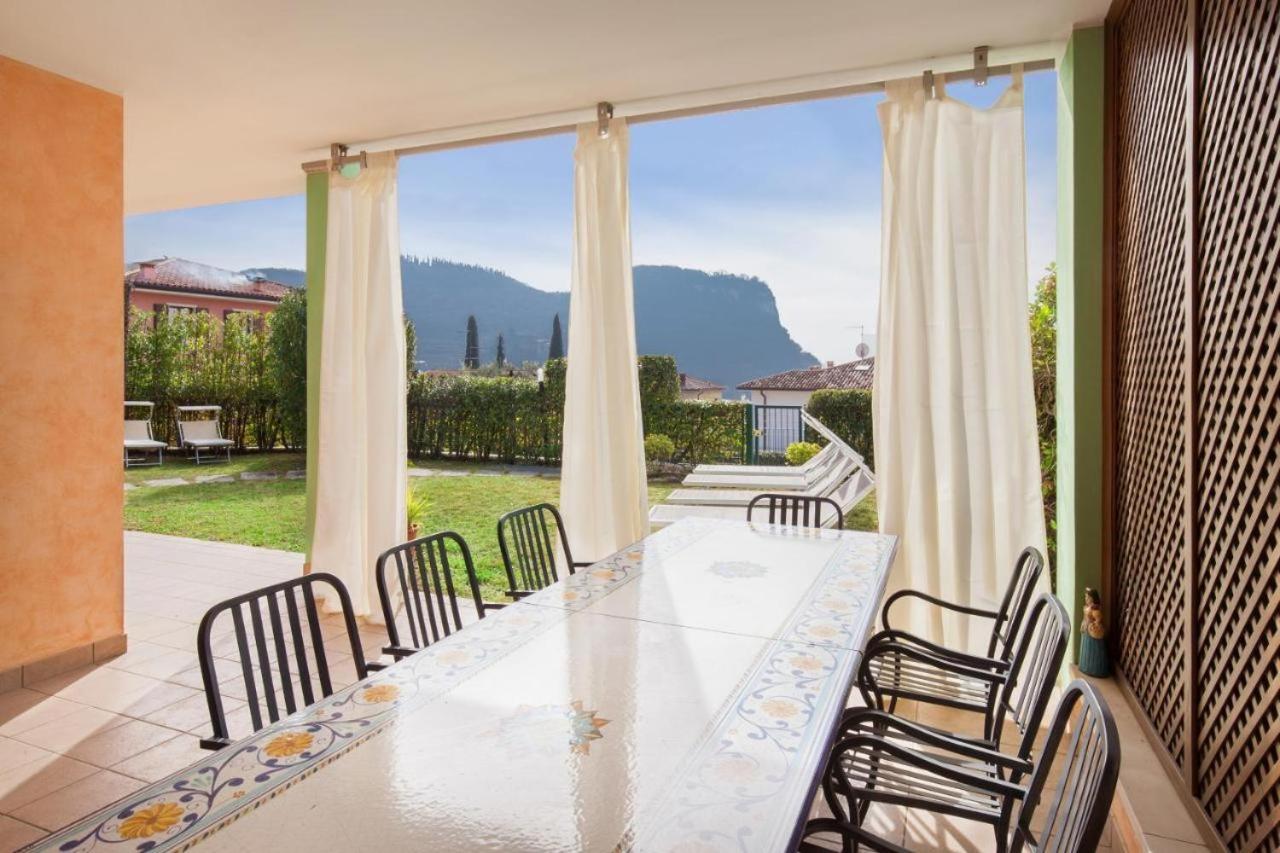 Regina Gardesana Villa Exterior photo
