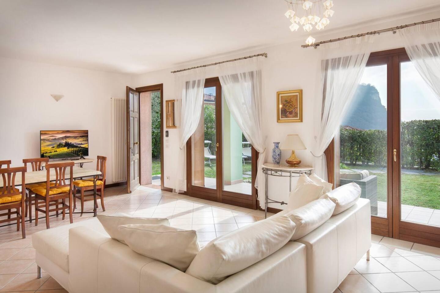 Regina Gardesana Villa Exterior photo